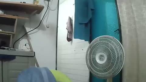 Snapshot of tavo58 chatting on 10-28-25, 02:26 alvarito online show from 10-28-25, 02:26