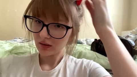 Evia online show from 03-21-26, 05:23