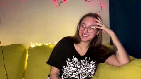 Mia online show from 01-14-26, 05:07