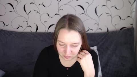 Snapshot of taxxxu chatting on 12-18-25, 07:47 Diana online show from 12-18-25, 07:47