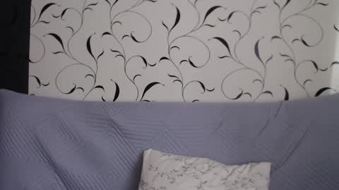 Snapshot of taxxxu chatting on 02-14-26, 08:55 Diana online show from 02-14-26, 08:55