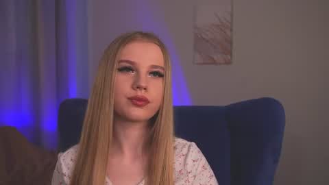 Snapshot of tayelin chatting on 06-16-26, 03:47 Taya online show from 06-16-26, 03:47