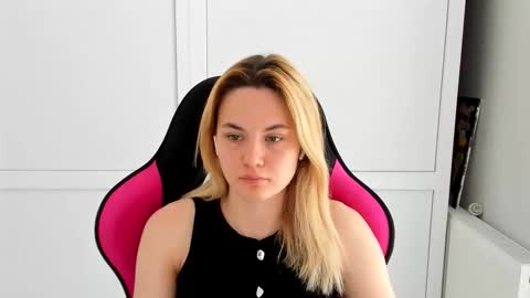 Snapshot of tayla_shy chatting on 05-24-26, 07:13 Tay online show from 05-24-26, 07:13