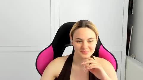 Snapshot of tayla_shy chatting on 06-14-26, 12:40 Tay online show from 06-14-26, 12:40