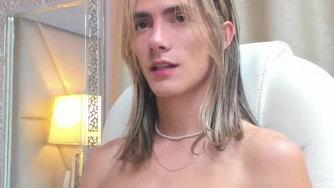 Snapshot of tayler_swift1 chatting on 03-06-25, 01:05 tayler_swift1 online show from 03-06-25, 01:05