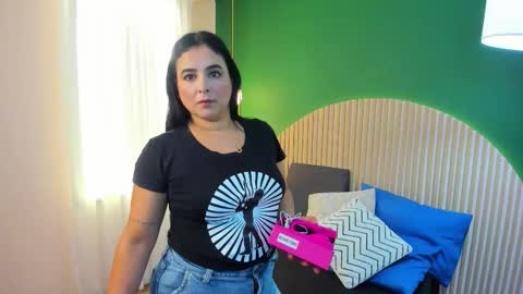 Taylor Bennet online show from 11-20-25, 11:43