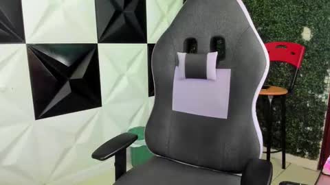 Taylor online show from 04-18-26, 11:49