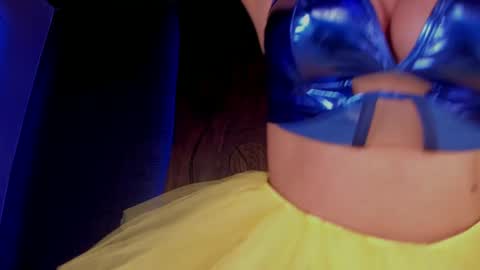 Taylor  Help me to get 100 thumbs up online show from 12-13-24, 06:59