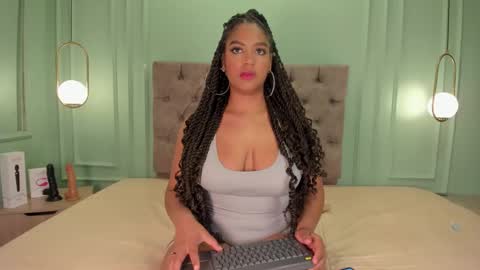 Snapshot of taylor_sexyy chatting on 02-27-25, 04:31 Taylor online show from 02-27-25, 04:31