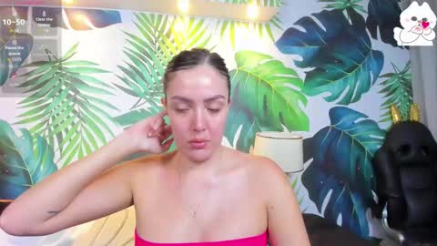 Snapshot of taylor_sweet_605214 chatting on 12-16-25, 08:25 Taylor Sweet online show from 12-16-25, 08:25