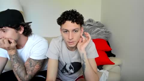 Snapshot of taylorcamz chatting on 02-12-25, 10:37 taylorcamz online show from 02-12-25, 10:37