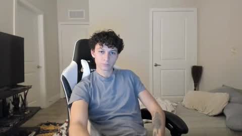 Snapshot of taylorcamz chatting on 02-13-26, 12:50 taylorcamz online show from 02-13-26, 12:50