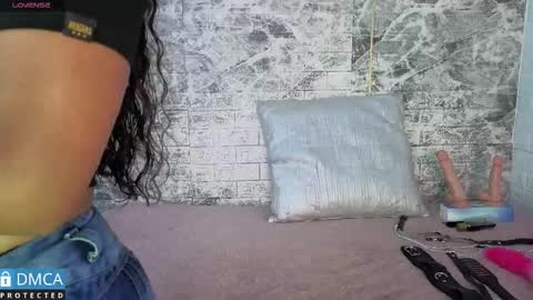 Tay online show from 11-10-25, 03:05