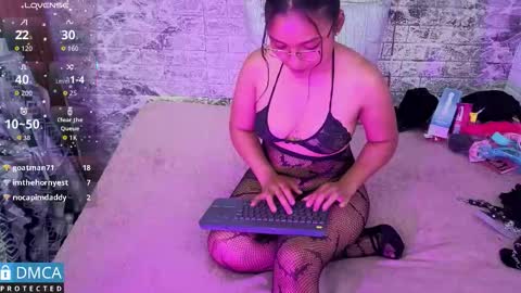 Tay online show from 11-15-25, 08:11