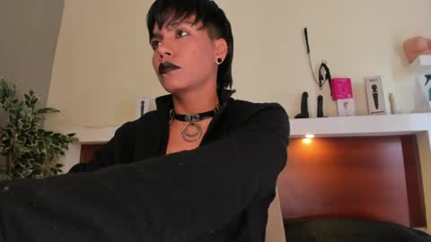 Taylor online show from 04-18-26, 02:43