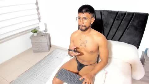 taylormaccurdy_ online show from 10-21-25, 03:02