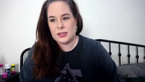 Taylor Michaels online show from 09-30-25, 02:27