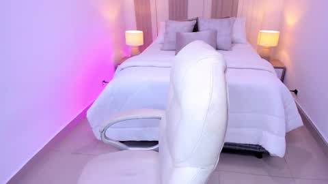 Snapshot of taylorr_hills chatting on 10-14-25, 07:47 Taylor online show from 10-14-25, 07:47