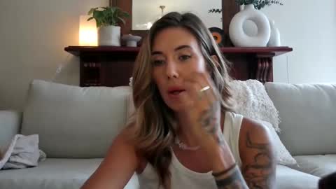 Taylor online show from 01-28-25, 01:08