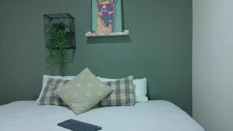 TAYLOR  online show from 11-22-25, 11:42