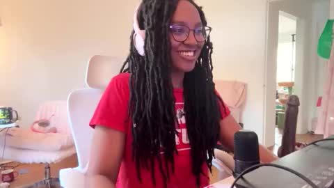 Snapshot of taylorsosweets chatting on 05-27-26, 09:23 Taylor online show from 05-27-26, 09:23