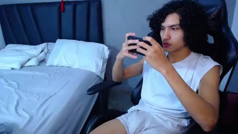 Snapshot of tayronx33 chatting on 02-03-26, 09:09 Tayron online show from 02-03-26, 09:09