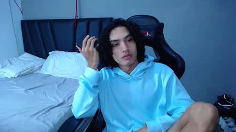 Snapshot of tayronx33 chatting on 02-06-26, 10:35 Tayron online show from 02-06-26, 10:35