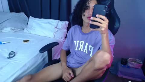 Snapshot of tayronx33 chatting on 03-21-26, 05:38 Tayron online show from 03-21-26, 05:38