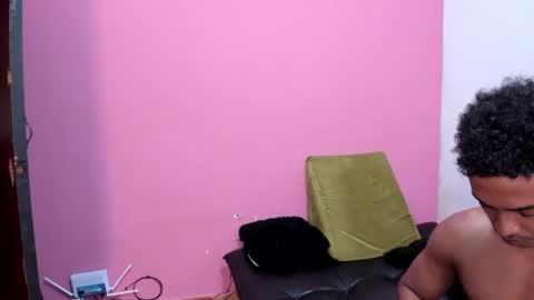 Snapshot of taysonysasha chatting on 02-20-25, 09:09 ask for cum online show from 02-20-25, 09:09