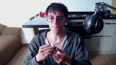 Teo independent model online show from 03-31-26, 12:27