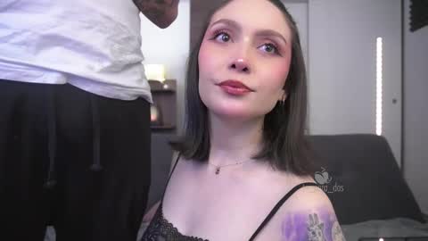 Snapshot of te_para_dos chatting on 11-25-25, 03:56 Leo and Luna online show from 11-25-25, 03:56