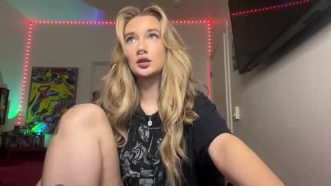 Snapshot of teamtragic chatting on 03-10-25, 04:28 Katy online show from 03-10-25, 04:28