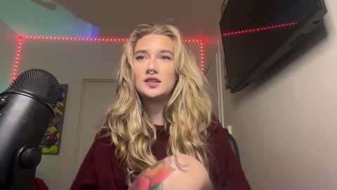 Snapshot of teamtragic chatting on 03-11-25, 04:10 Katy online show from 03-11-25, 04:10