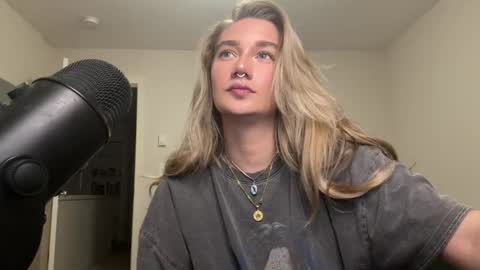 Snapshot of teamtragic chatting on 09-28-25, 02:17 Katy online show from 09-28-25, 02:17