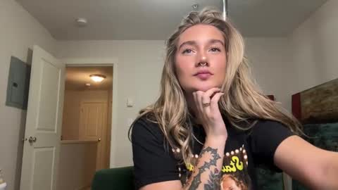 Snapshot of teamtragic chatting on 10-18-25, 02:25 Katy online show from 10-18-25, 02:25