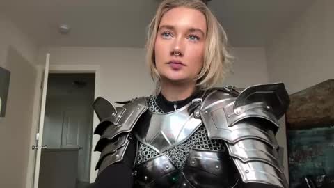 Snapshot of teamtragic chatting on 10-26-25, 11:20 Katy online show from 10-26-25, 11:20