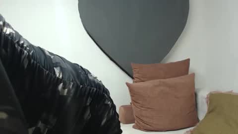 Snapshot of teasexpert4444 chatting on 11-20-25, 06:35 ALICIA--- online show from 11-20-25, 06:35