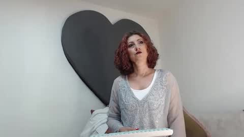 Snapshot of teasexpert4444 chatting on 06-09-26, 05:19 ALICIA--- online show from 06-09-26, 05:19