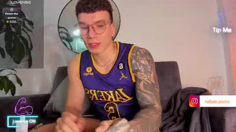 Esteban online show from 06-11-26, 12:08