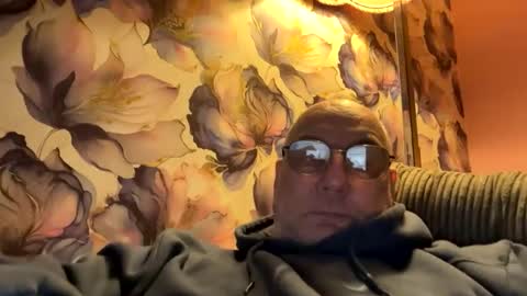 Mark online show from 10-16-25, 07:15