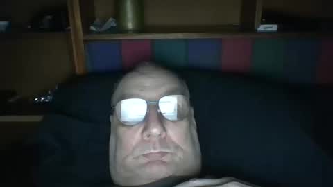 Snapshot of tebb61 chatting on 03-12-26, 09:26 Mark online show from 03-12-26, 09:26