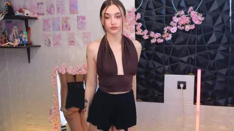 Snapshot of teeaapsex chatting on 05-02-26, 03:11 Alice and Cassie online show from 05-02-26, 03:11