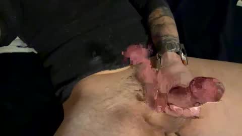 Snapshot of teejm chatting on 12-21-24, 01:32 Twizzler online show from 12-21-24, 01:32