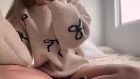 Amy No penetration Virgiin giirl online show from 10-11-25, 12:47