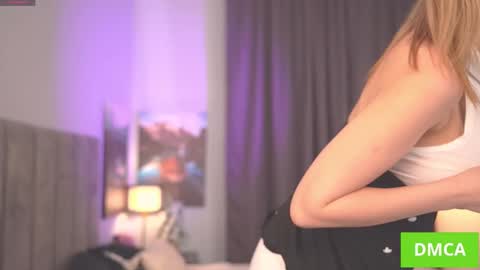 Snapshot of telladreamer_ chatting on 02-25-25, 10:58 Tella online show from 02-25-25, 10:58