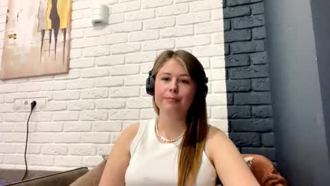 Snapshot of templeholberg chatting on 03-13-26, 09:05 Lana online show from 03-13-26, 09:05