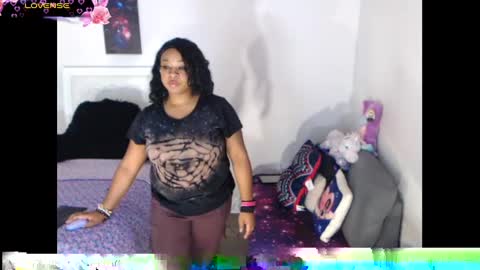 Snapshot of temptressbeauty24 chatting on 01-01-25, 04:07 Gaia online show from 01-01-25, 04:07