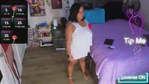 Snapshot of temptressbeauty24 chatting on 10-21-25, 03:18 Gaia online show from 10-21-25, 03:18