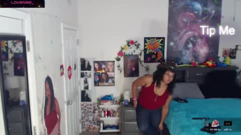 Snapshot of temptressbeauty24 chatting on 10-27-25, 09:08 Gaia online show from 10-27-25, 09:08