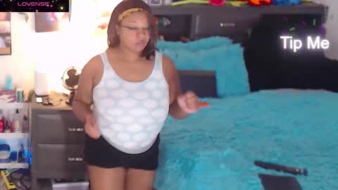 Snapshot of temptressbeauty24 chatting on 11-13-25, 05:50 Gaia online show from 11-13-25, 05:50